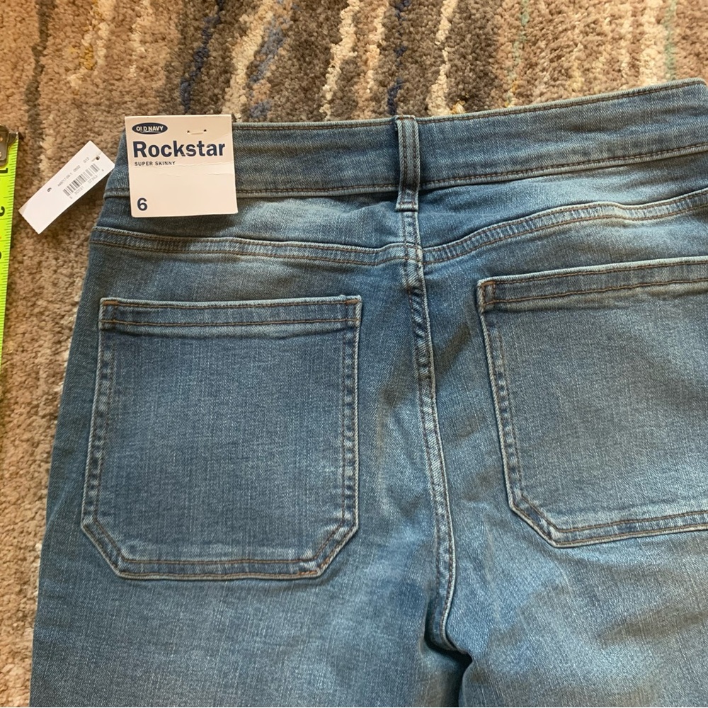 NWOT Old Navy Cropped Jeans Size 4 - Picture 5 of 6